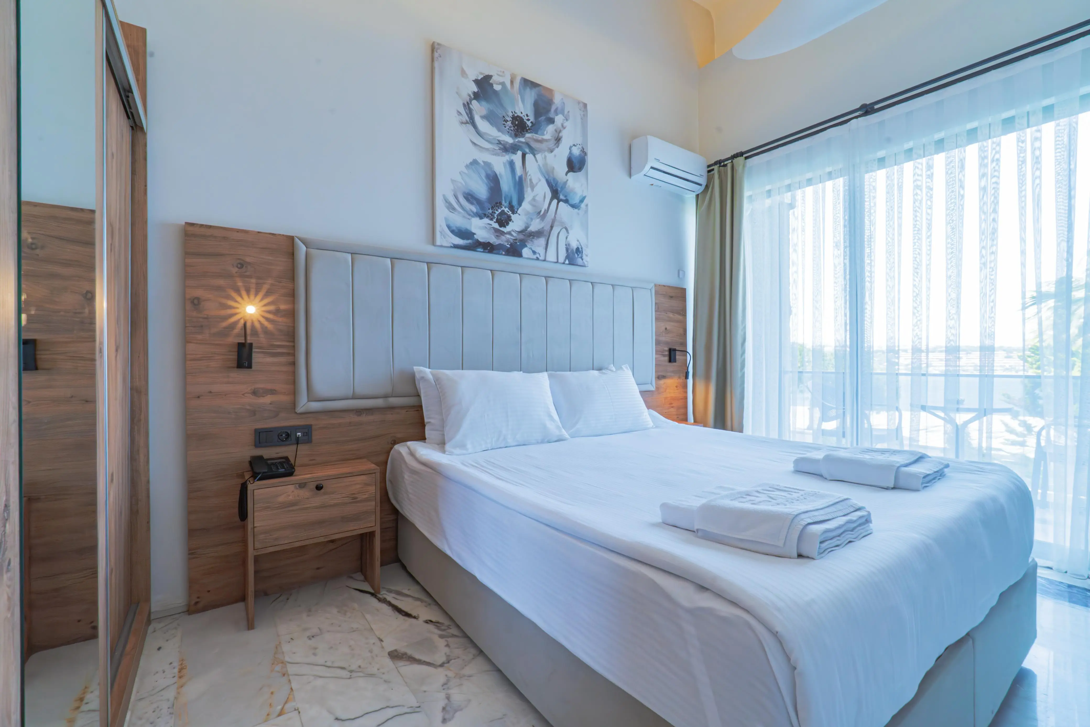 Deluxe Oda Deniz Manzaralı — Feniks Priority Hotel