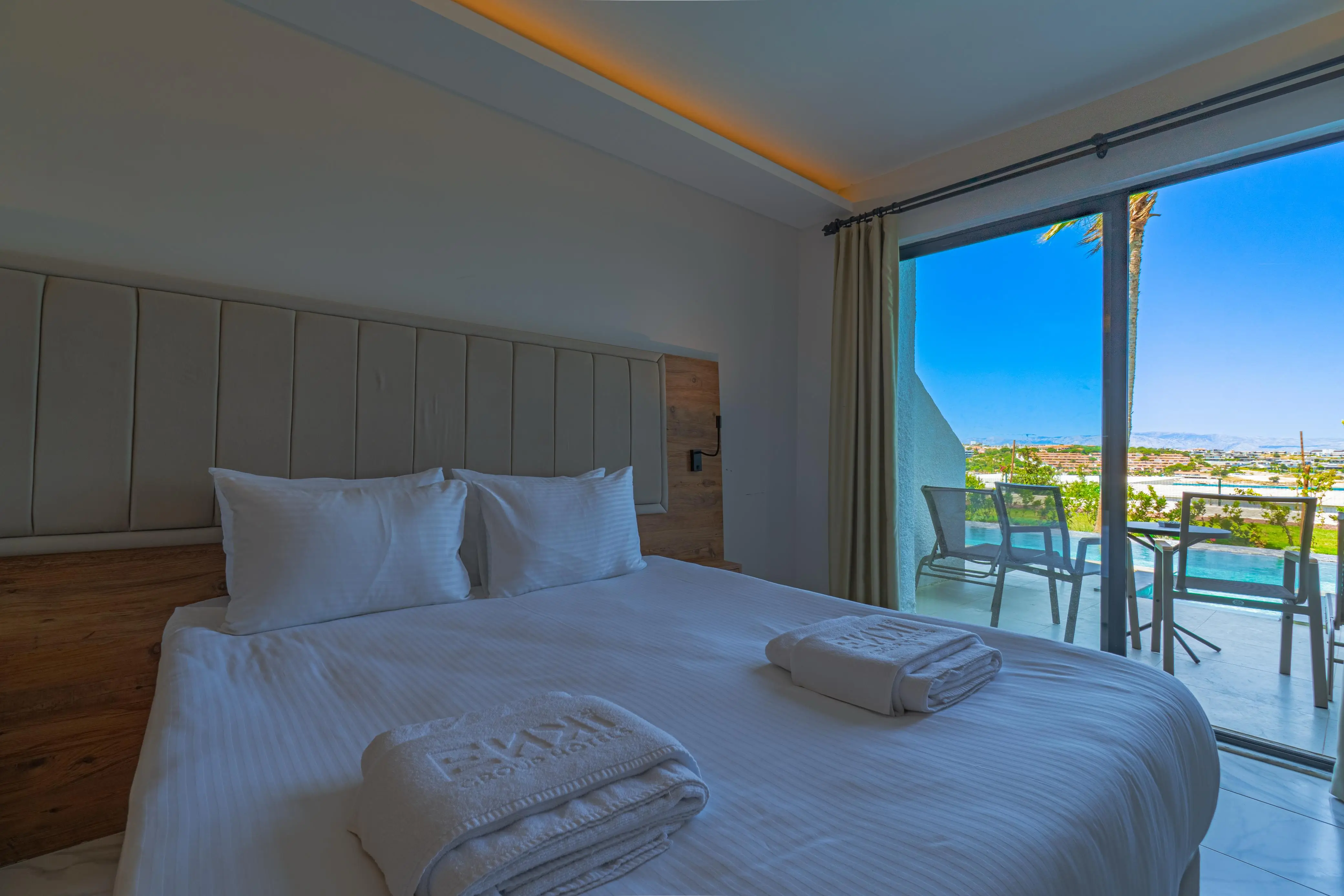 Swim Up — Sun Pearl Hotel
